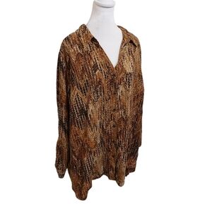 Catherine’s long sleeve roll tab lightweight button up shirt geometric neutral2X